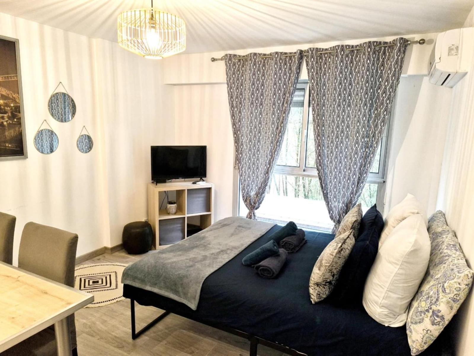 Cosy & Chill Avec Piscine Residentielle & Proche Centre Ville- Ideal Pour Couple Et Professionels Appartamento