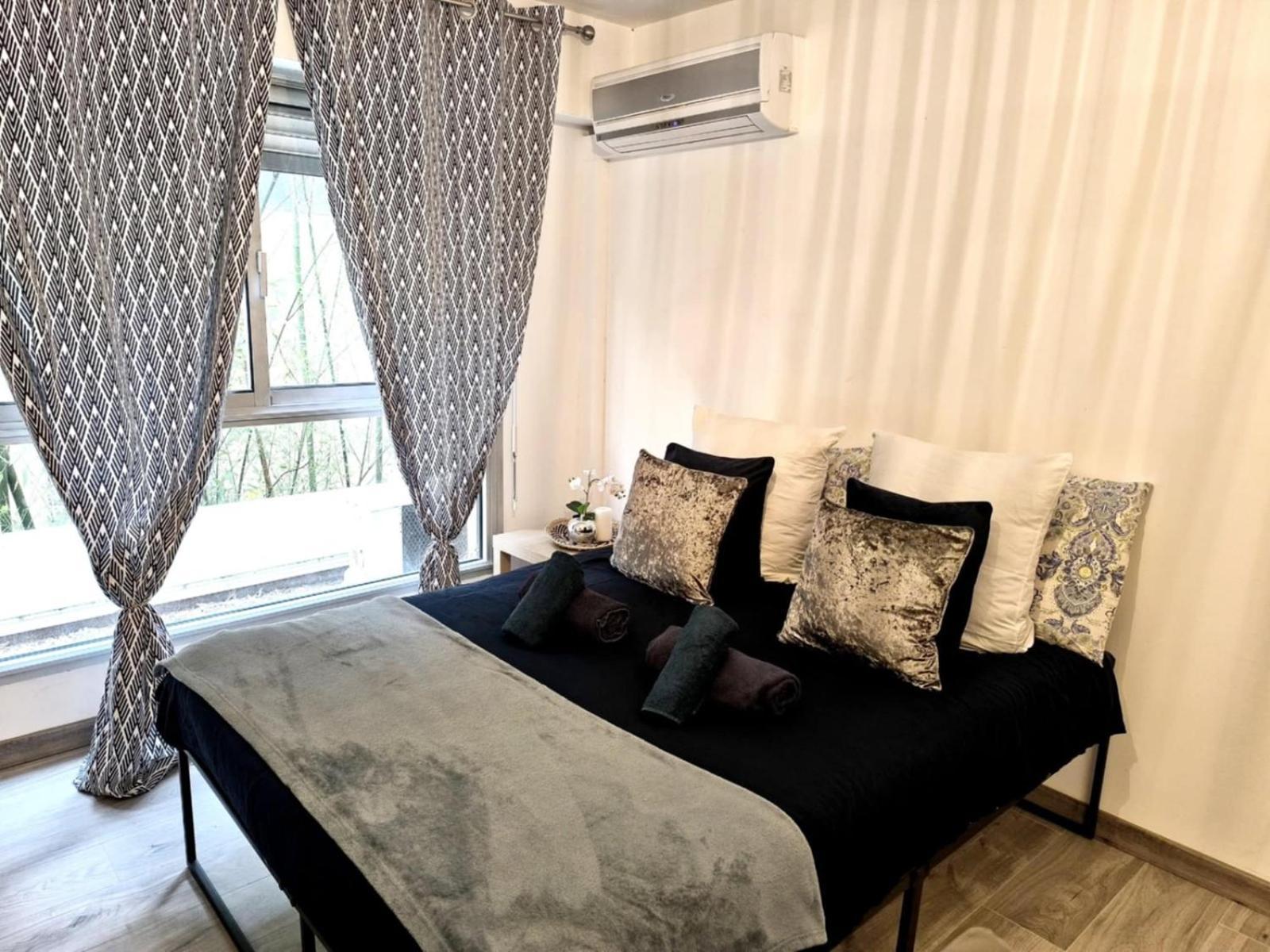 Cosy & Chill Avec Piscine Residentielle & Proche Centre Ville- Ideal Pour Couple Et Professionels Appartamento *